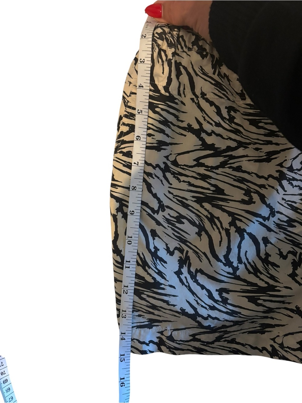 Rails Black and Cream Abstract Print Elastic Waist Shorts Women’s Size M - Picture 3 of 5